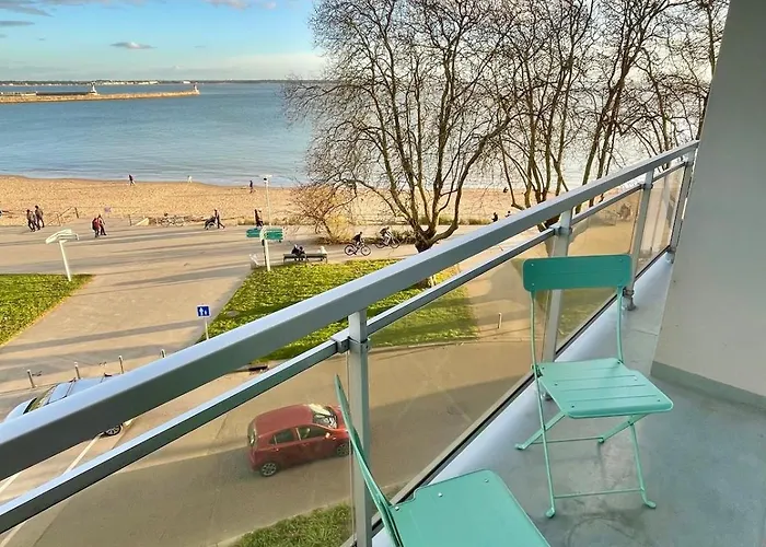 Apartment With Exceptional Views